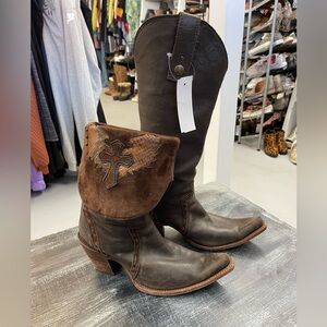 Women’s size 9.5 Corral western boots